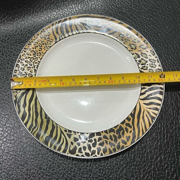 Studio Nova Jungle Beat Chop Plate. Leopard & Tiger Print on Rim. - Picture 2 of 7